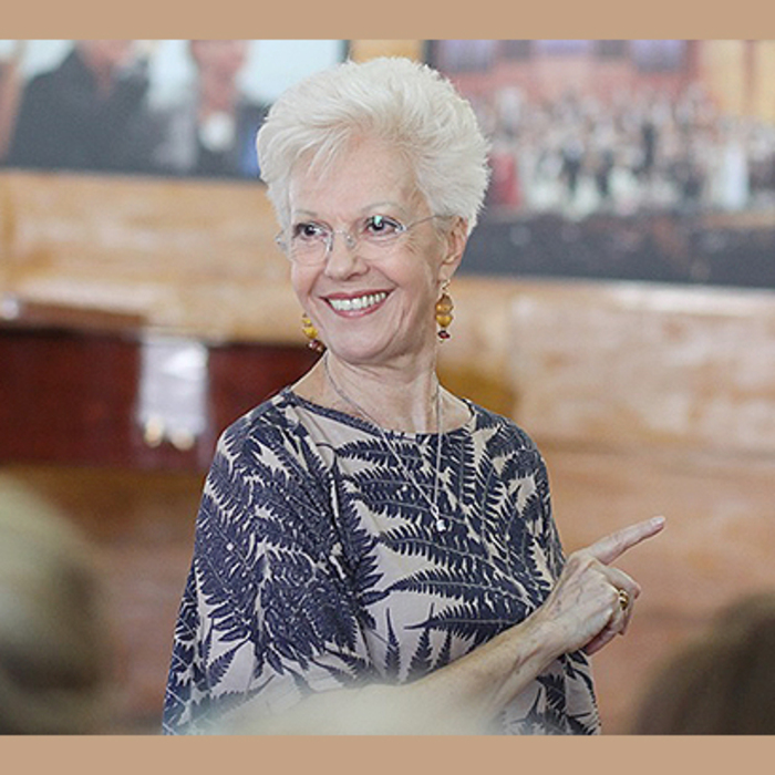 photo-1_700x700_crop_478b24840a