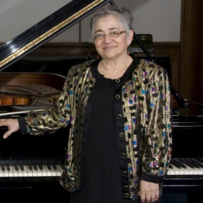 milena_700x700_crop_478b24840a