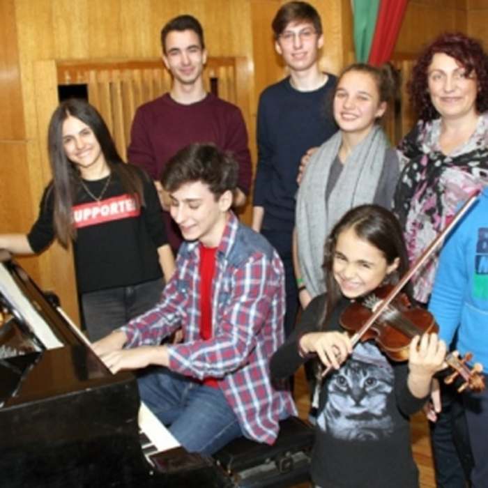 deca-virtuozi_700x700_crop_478b24840a