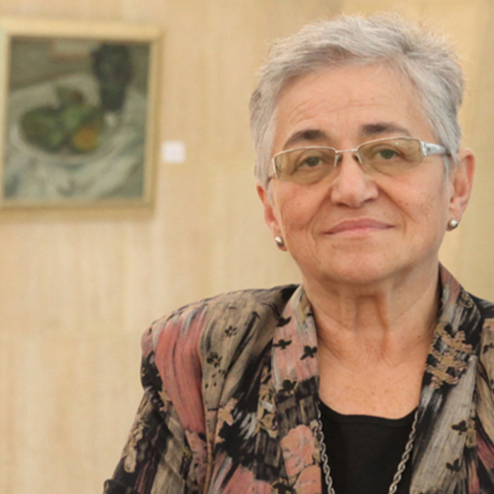 mollova_700x700_crop_478b24840a