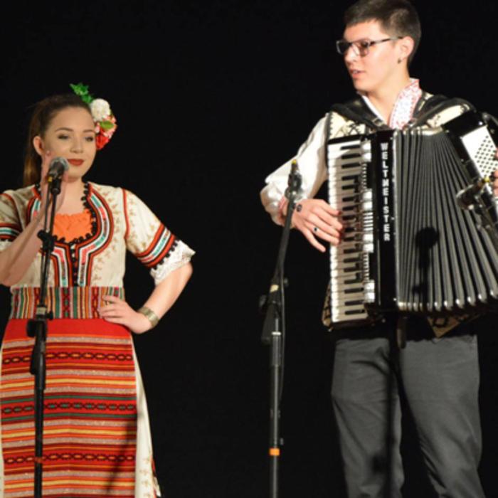 aleksandrina-radomirdnes-com_700x700_crop_478b24840a