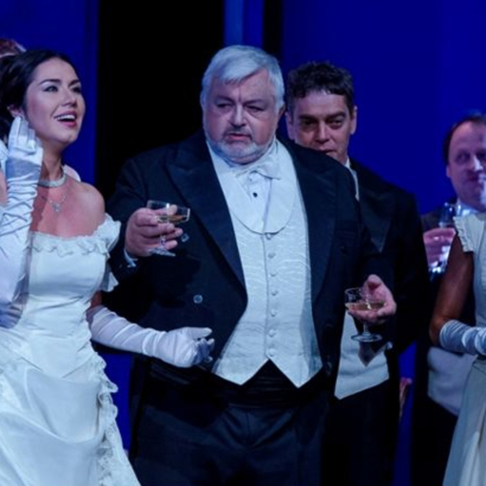 traviata_700x700_crop_478b24840a