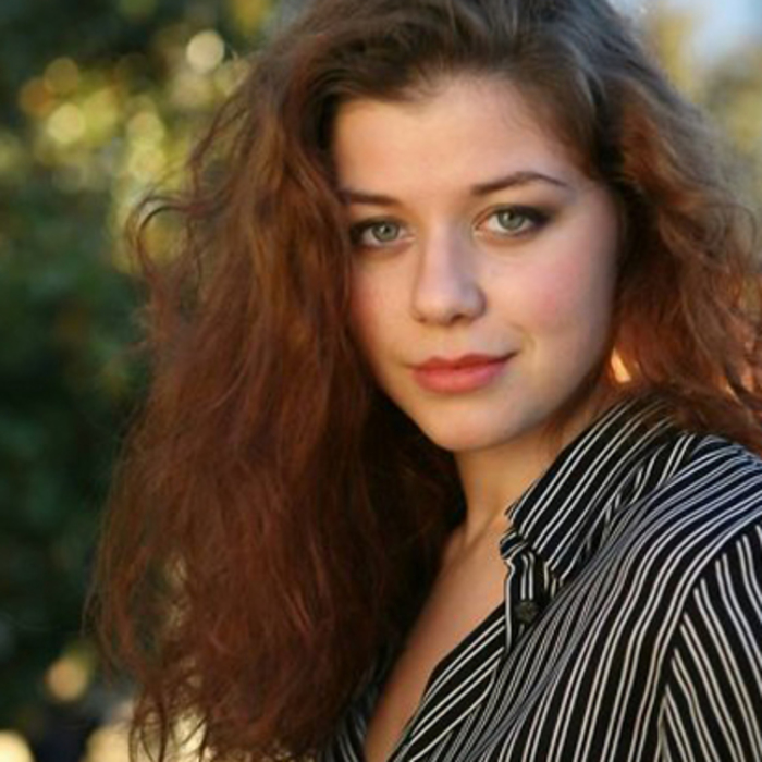 victoria-vassilenko-by-valentin-shivarov-3_700x700_crop_478b24840a