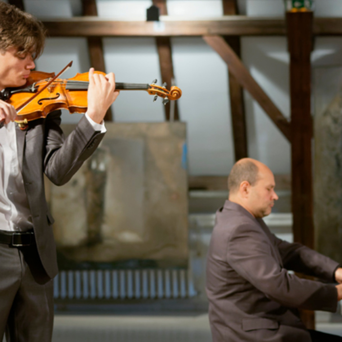 alexandur-artschool-varna-com_700x700_crop_478b24840a