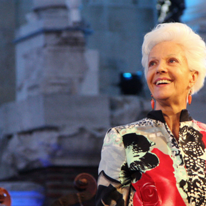 raina-kabaivanska_700x700_crop_478b24840a