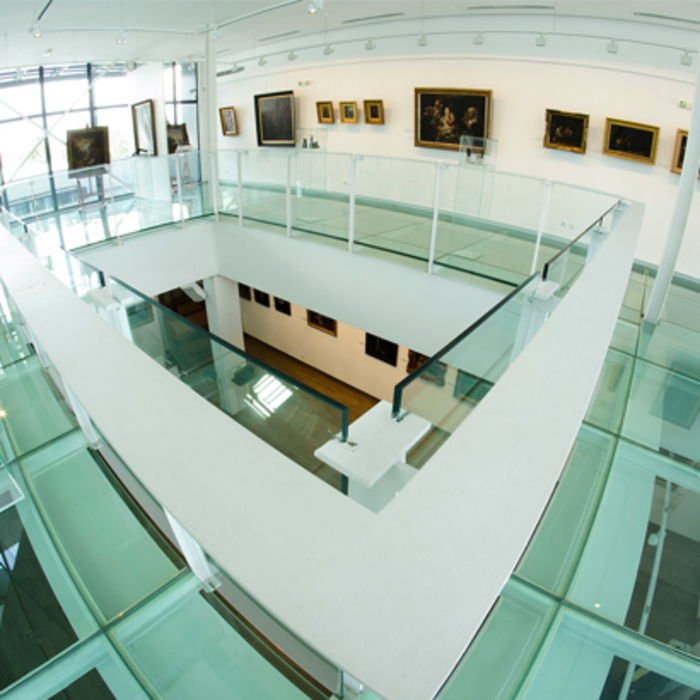 gallery-uniart_700x700_crop_478b24840a