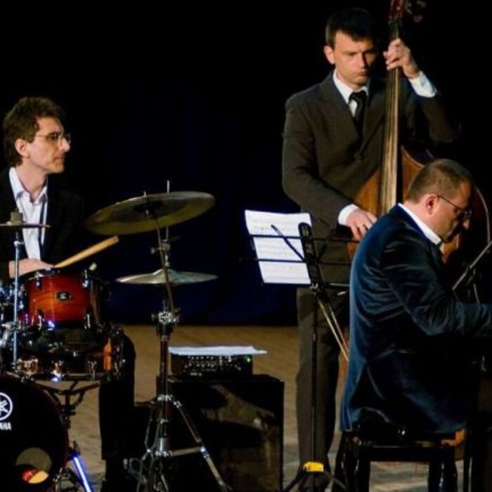 angel-zaberski_700x700_crop_478b24840a