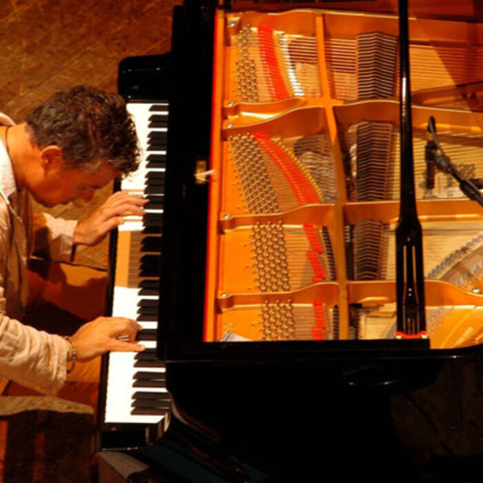 pianistut-marko-tetza_700x700_crop_478b24840a