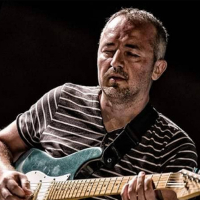 jazz-guitarist-sasho-popovski_700x700_crop_478b24840a