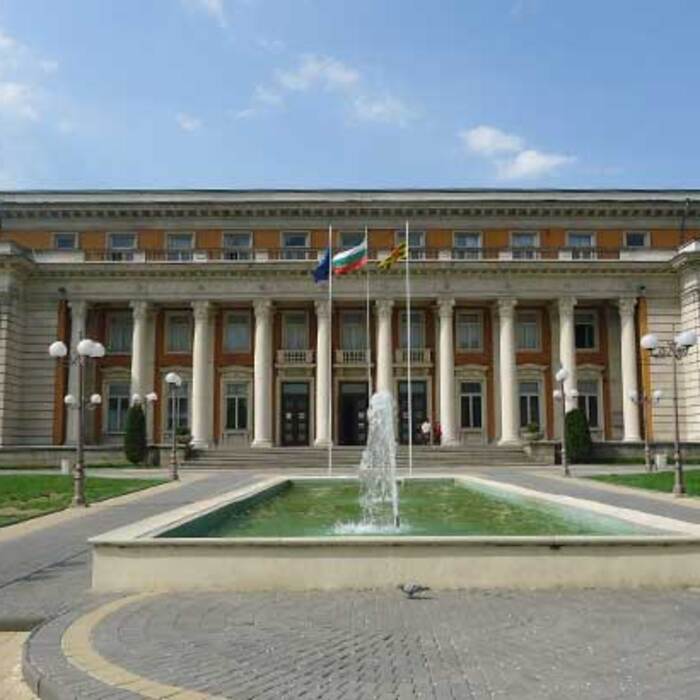 pernik-dvor-na-cult-perniktoday-net_700x700_crop_478b24840a