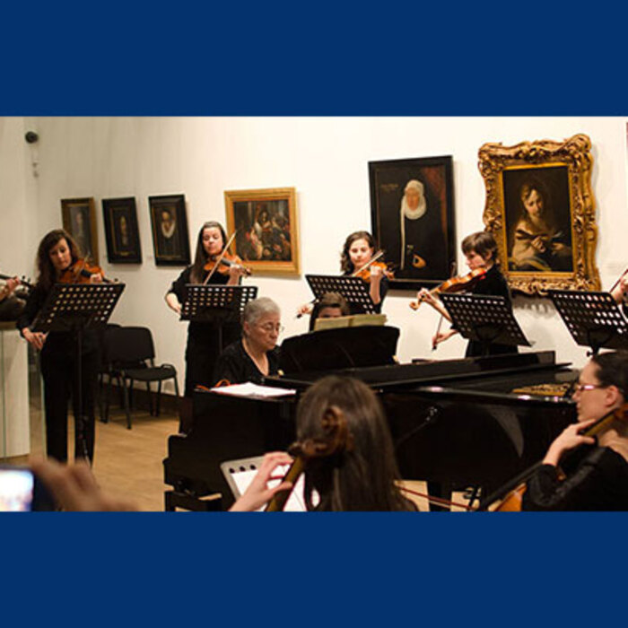 camerata-orphika_700x700_crop_478b24840a