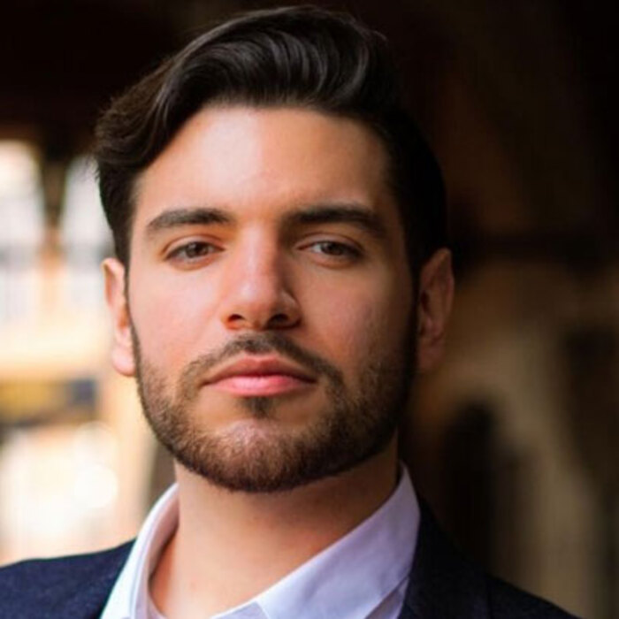 uchenikut-na-raina_700x700_crop_478b24840a