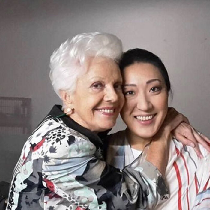 raina_700x700_crop_478b24840a