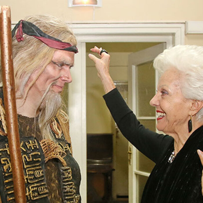 raina-viktor-viktorov_700x700_crop_478b24840a