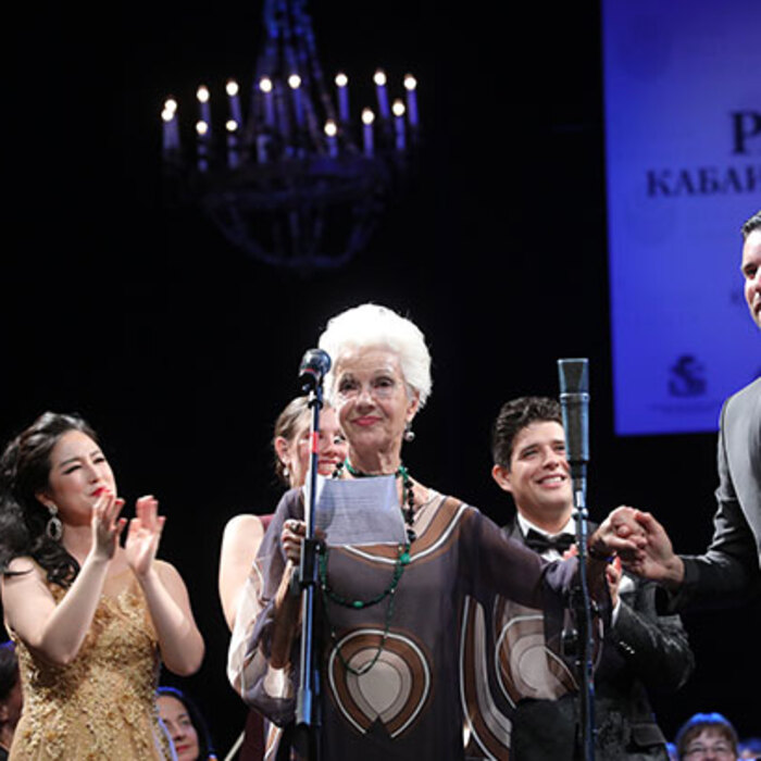 raina-2_700x700_crop_478b24840a