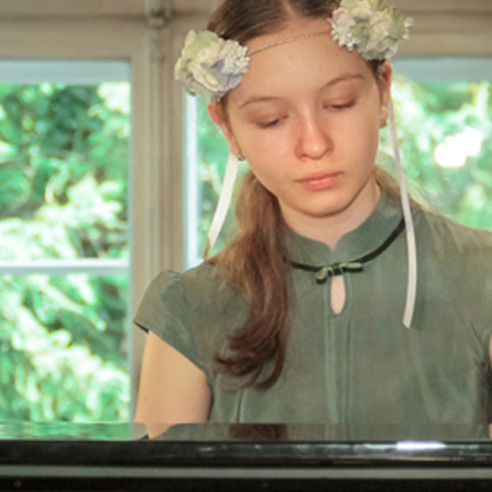 marina-mravova-portal-kultura_700x700_crop_478b24840a