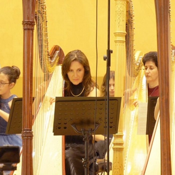 02_700x700_crop_478b24840a