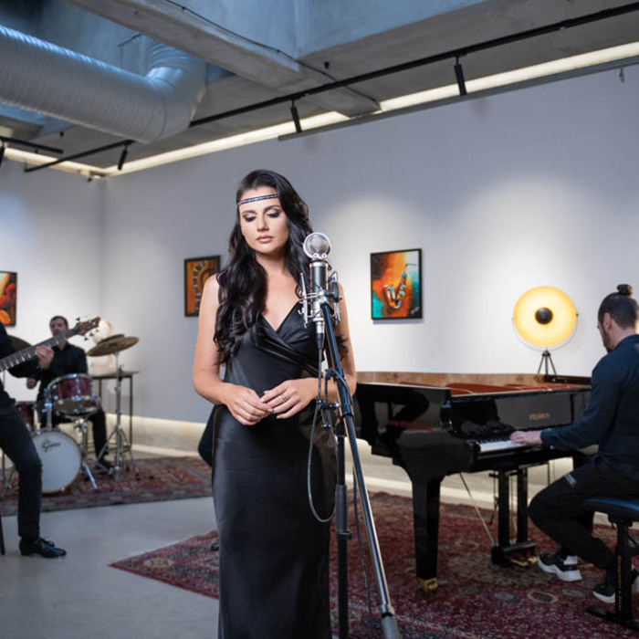 023_700x700_crop_478b24840a