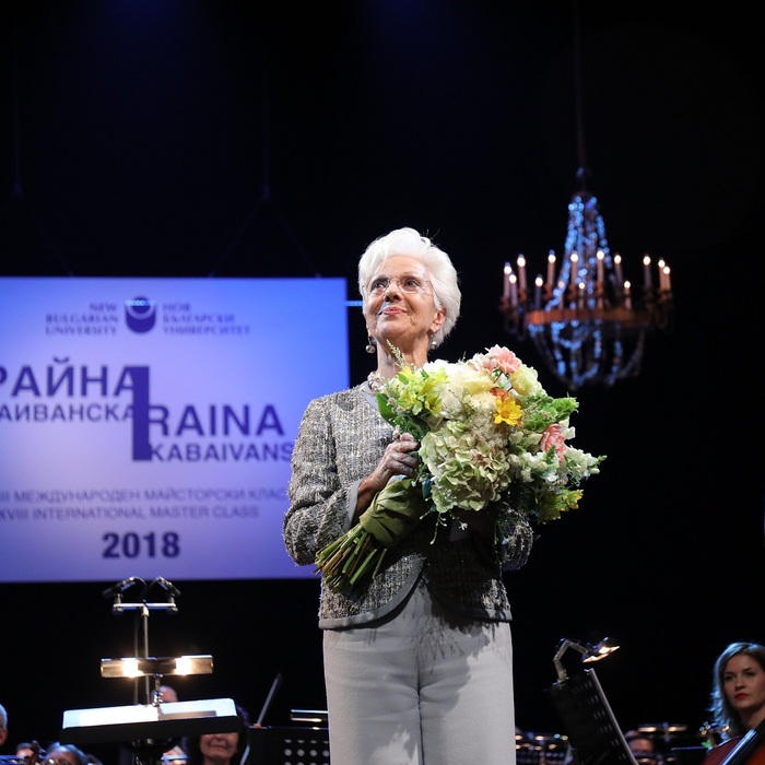 2-raina-krum-stoev_700x700_crop_478b24840a