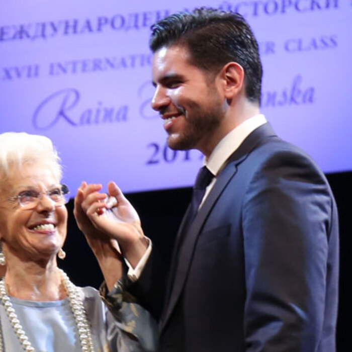 raina-1_700x700_crop_478b24840a