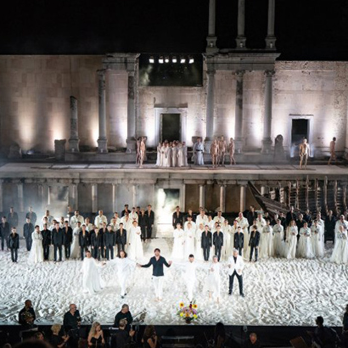 raina-1_700x700_crop_478b24840a