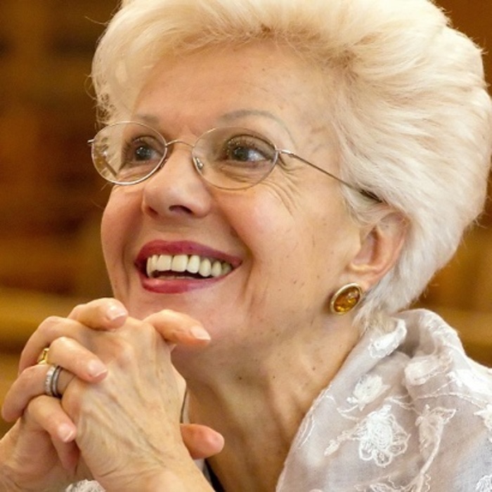 01_700x700_crop_478b24840a