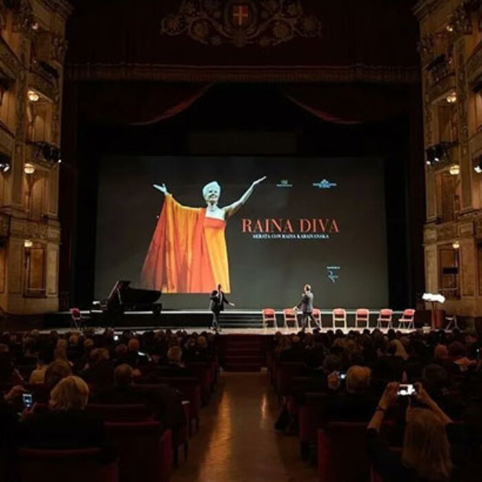 raina_700x700_crop_478b24840a