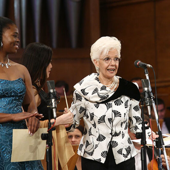 raina_700x700_crop_478b24840a