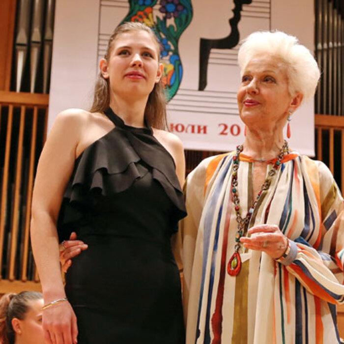 raina-1_700x700_crop_478b24840a