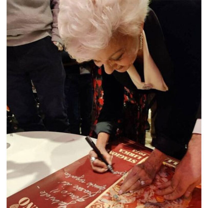 raina_700x700_crop_478b24840a