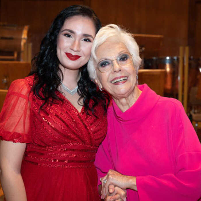 raina-1_700x700_crop_478b24840a