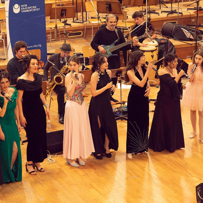 357747599-648739053947907-2001847585436522379-n_700x700_crop_478b24840a