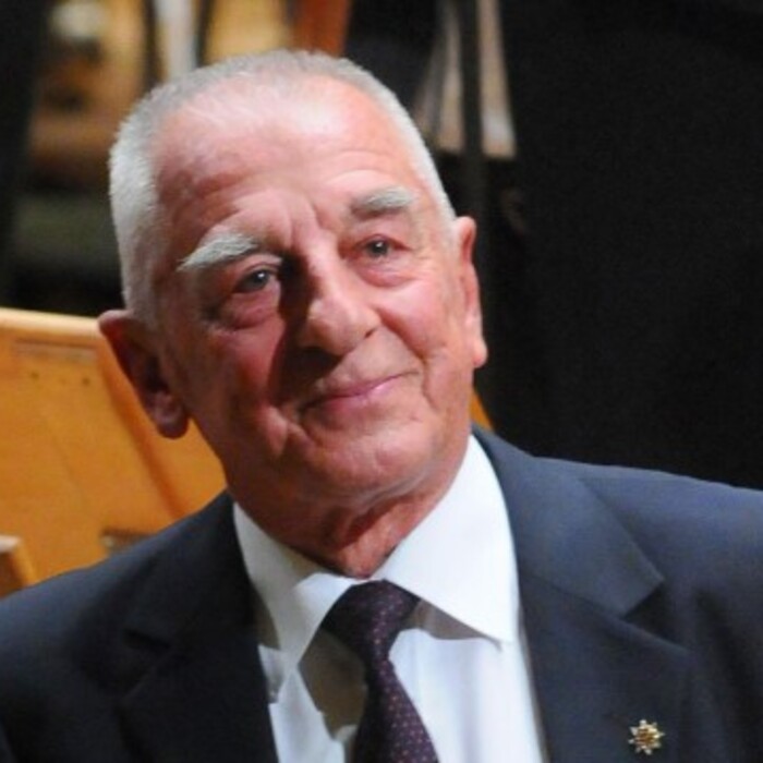 0000222247-article2_700x700_crop_478b24840a