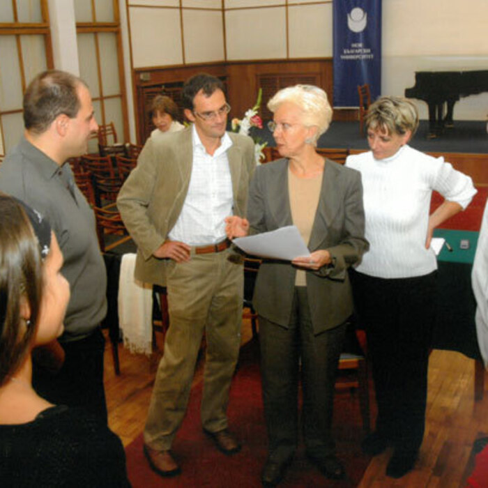 archive_700x700_crop_478b24840a