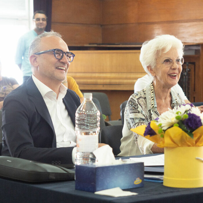 23_700x700_crop_478b24840a