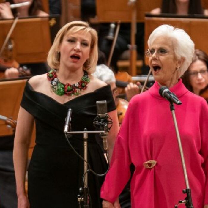 raina-kabaivanska_700x700_crop_478b24840a