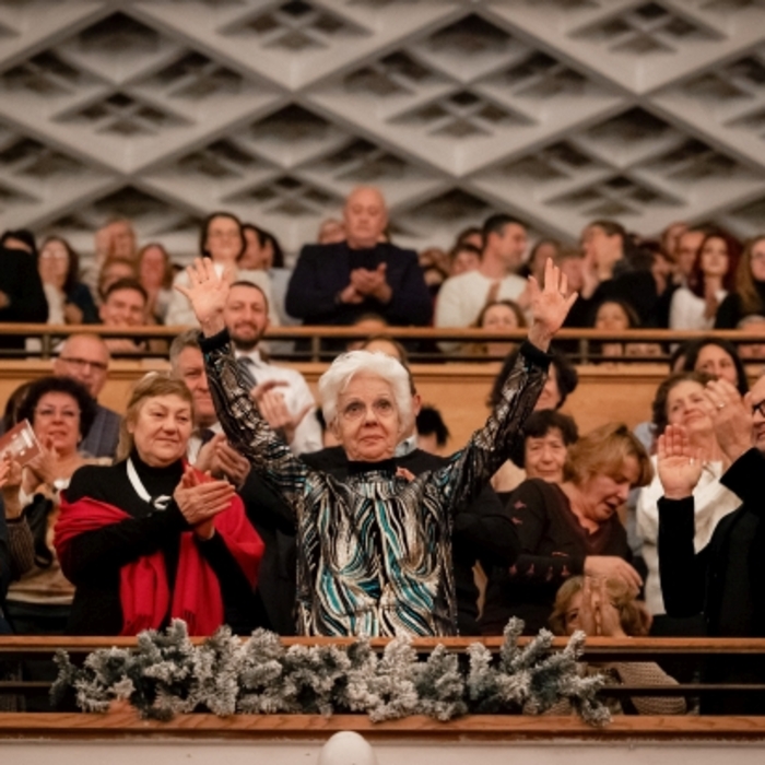 raina-1_700x700_crop_478b24840a