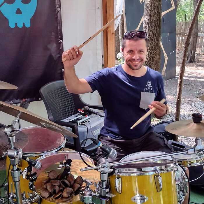 borislav-petrov-facebook-lichen-archive_700x700_crop_478b24840a