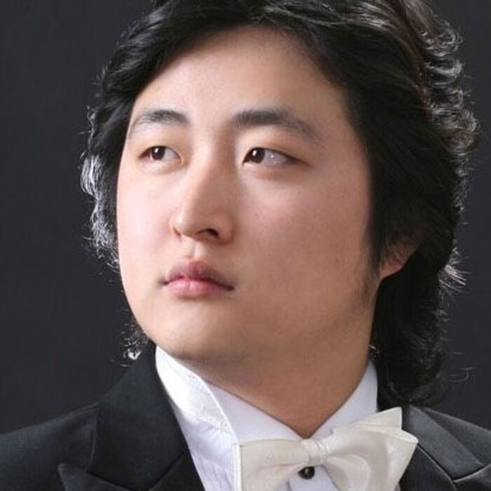 djeonghieok-seo-sofiiska-filharmoniq_700x700_crop_478b24840a