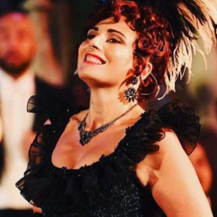 merili-santoro-strettoweb-com_700x700_crop_478b24840a