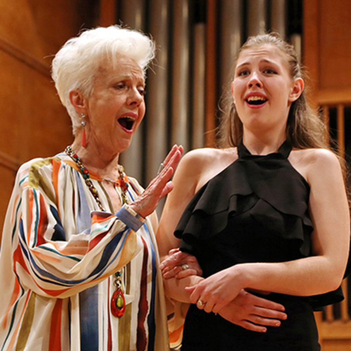 raina-alexandrina-mihailova-viktor-viktorov_700x700_crop_478b24840a