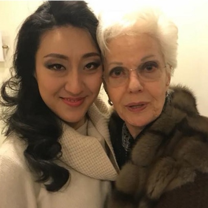 raina-kabaivanska-vitoria-yeo-archiv-nbu_700x700_crop_478b24840a