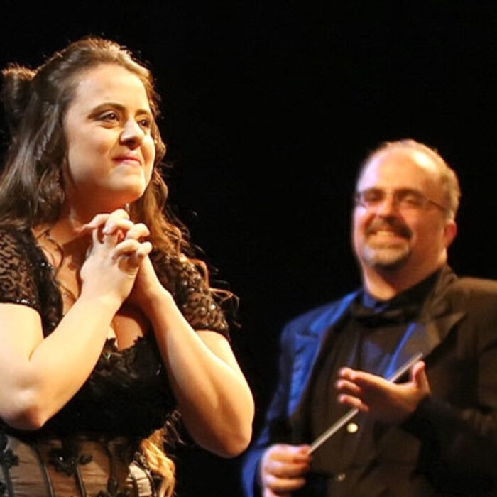 raina-kristin-arsenova-viktor-viktorov_700x700_crop_478b24840a