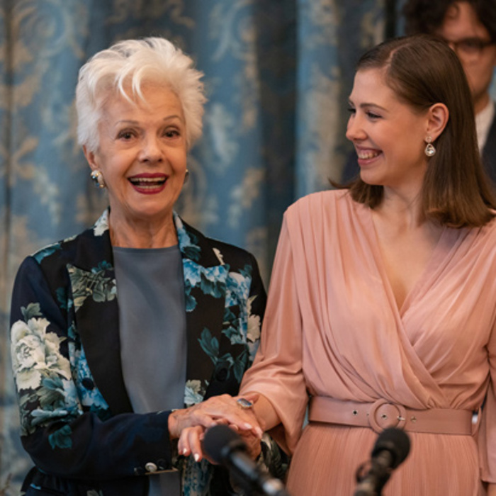 rayna-kabaiv-al-mihajlova-aleksandyr-bogdan-tompson_700x700_crop_478b24840a