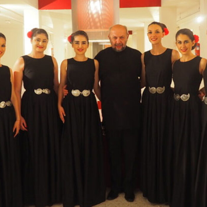 novi-bulgarski-glasove-hor-ploshtad-slaveikov_700x700_crop_478b24840a