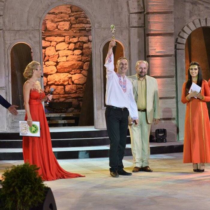 2_700x700_crop_478b24840a