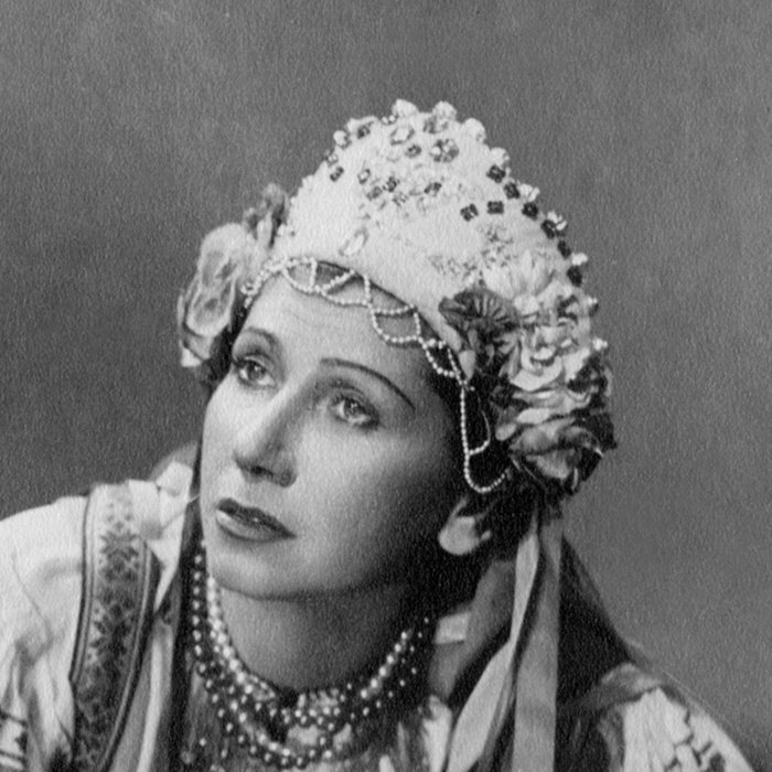 raina-michailova3_700x700_crop_478b24840a