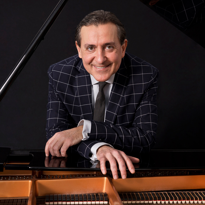 langelov1_700x700_crop_478b24840a