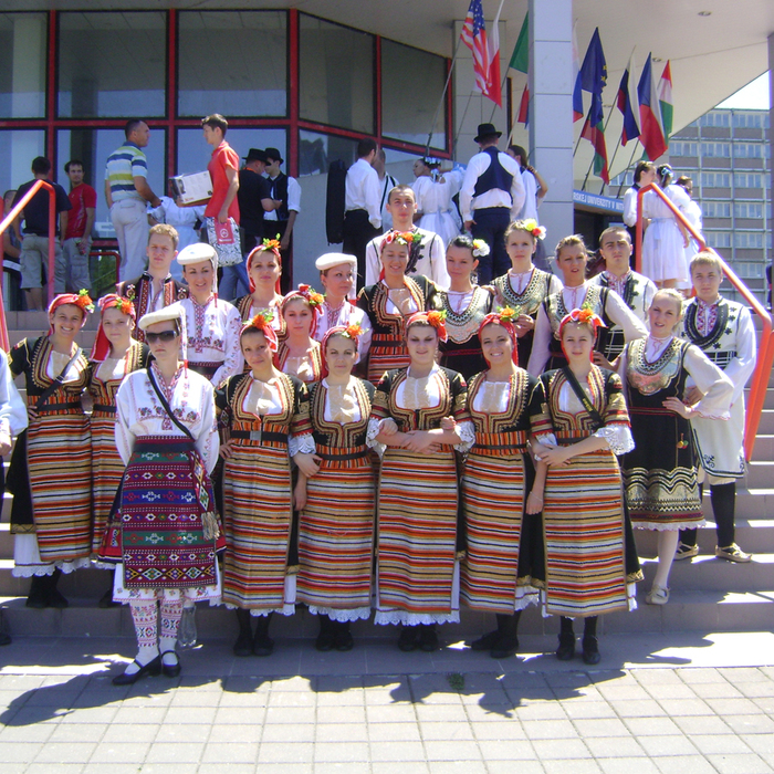 pic1_700x700_crop_478b24840a