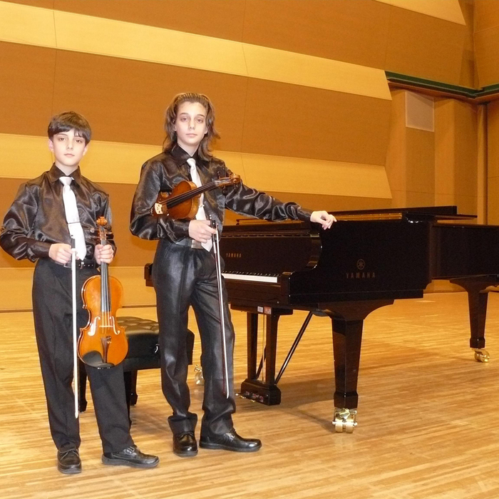 zayryanovi1_700x700_crop_478b24840a